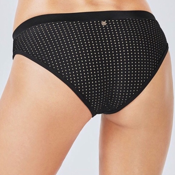 Fabletics Black Valentina Cheeky Bottom l Medium - Picture 4 of 8